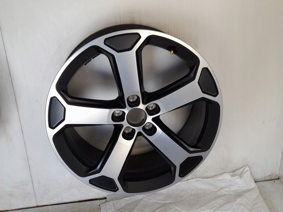Felga aluminiowa Audi 81A601025AE 8x19 5x112 ET45