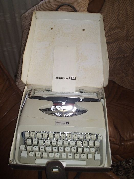 Máquina de escrever portátil