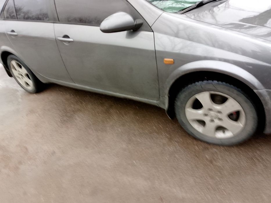Продаю машину Nissan