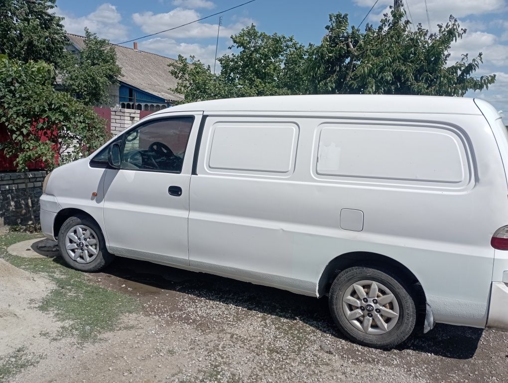 Бус вантажний Hyundai H 1, 2007року
