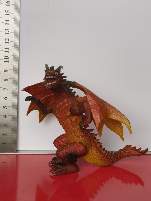 Figura Dragões para cenários ou enfeite.