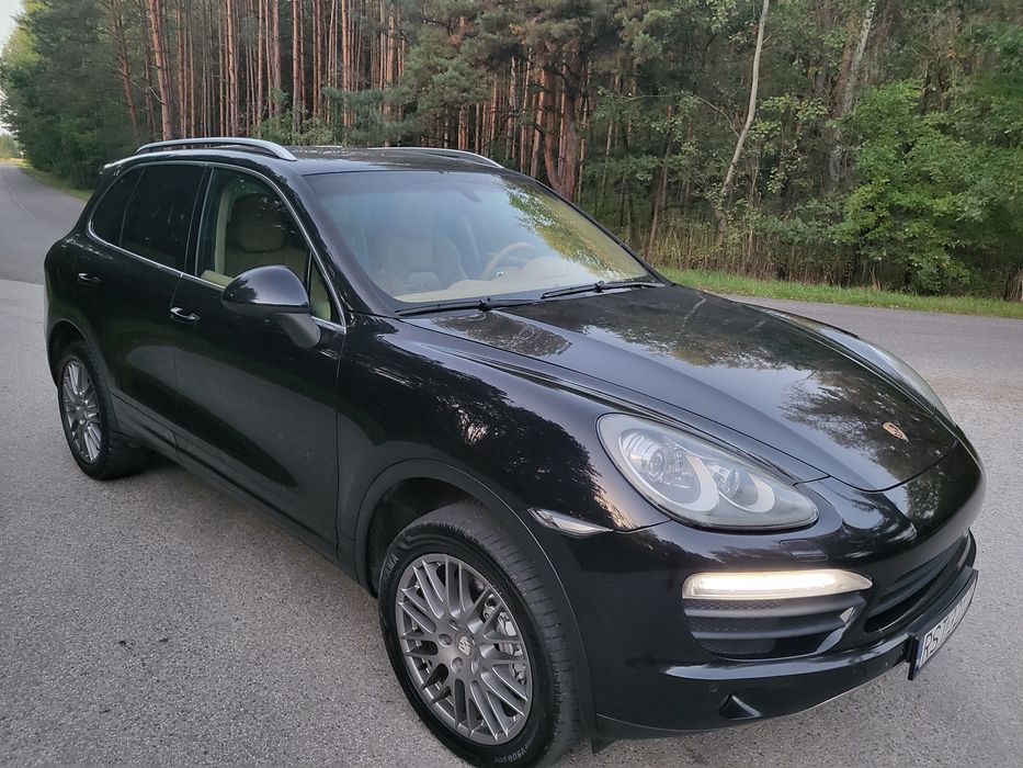 Zamianna autolawete albo busa Piękne porsche Cayenne 2010 wersja prem