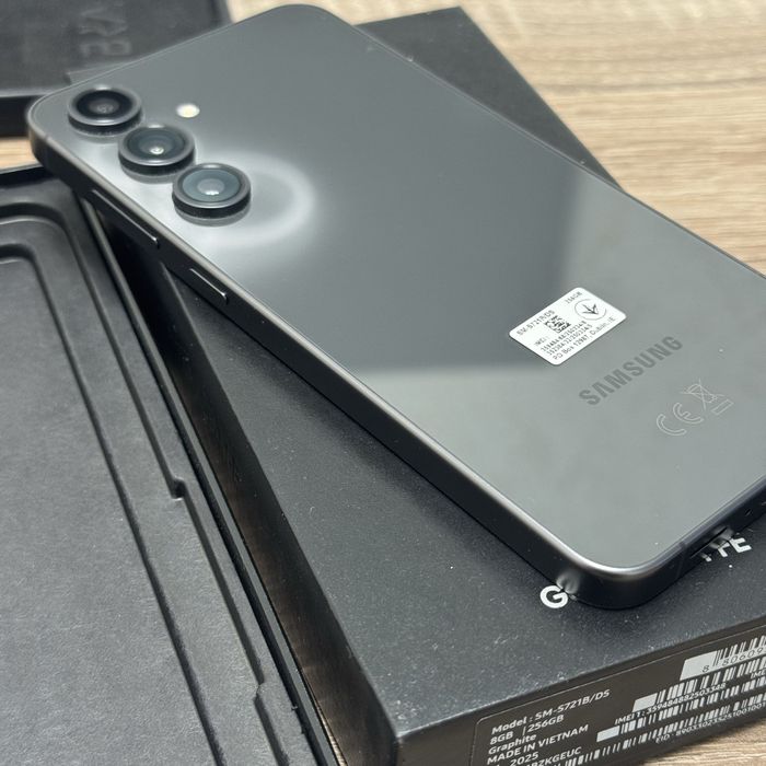 Samsung S24 FE 8/256 Новый На гарантии