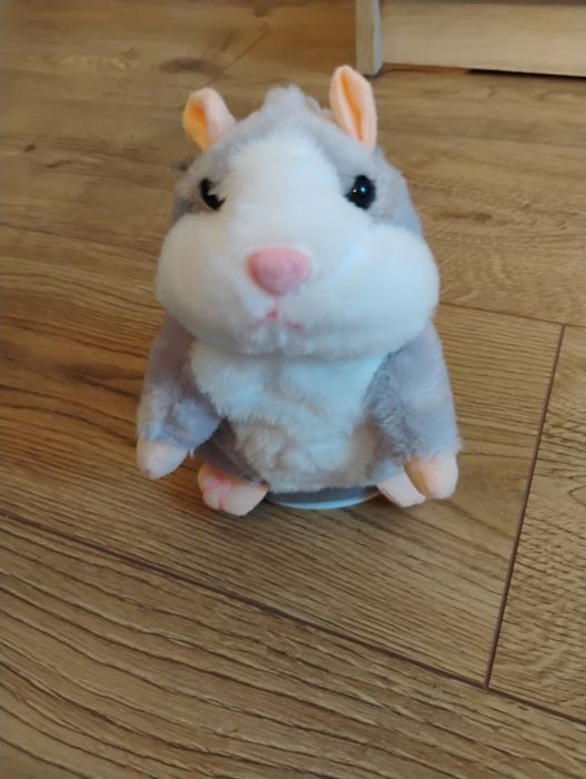 Gadający interaktywny chomik