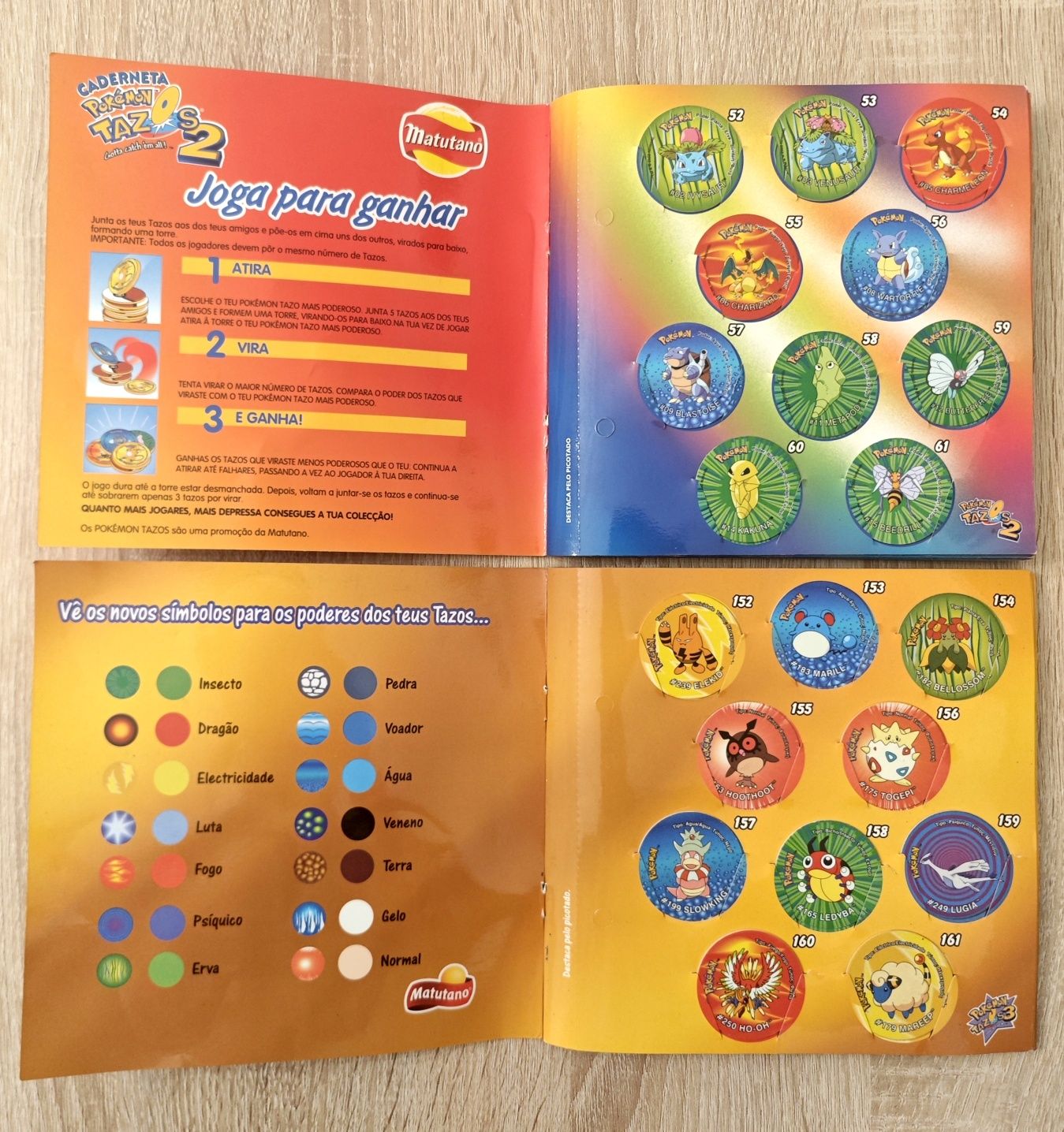 Coleção completa com caderneta Pokémon Tazos 2 e 3
