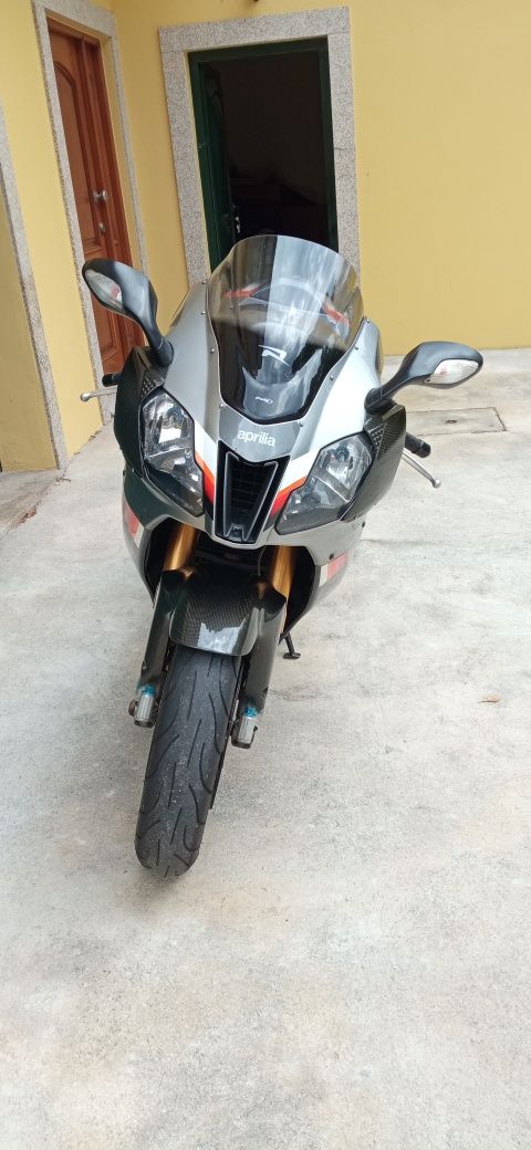 Aprilia rsv 1000r factory gen2