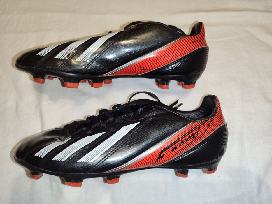 Футбольні бутси adidas f10
