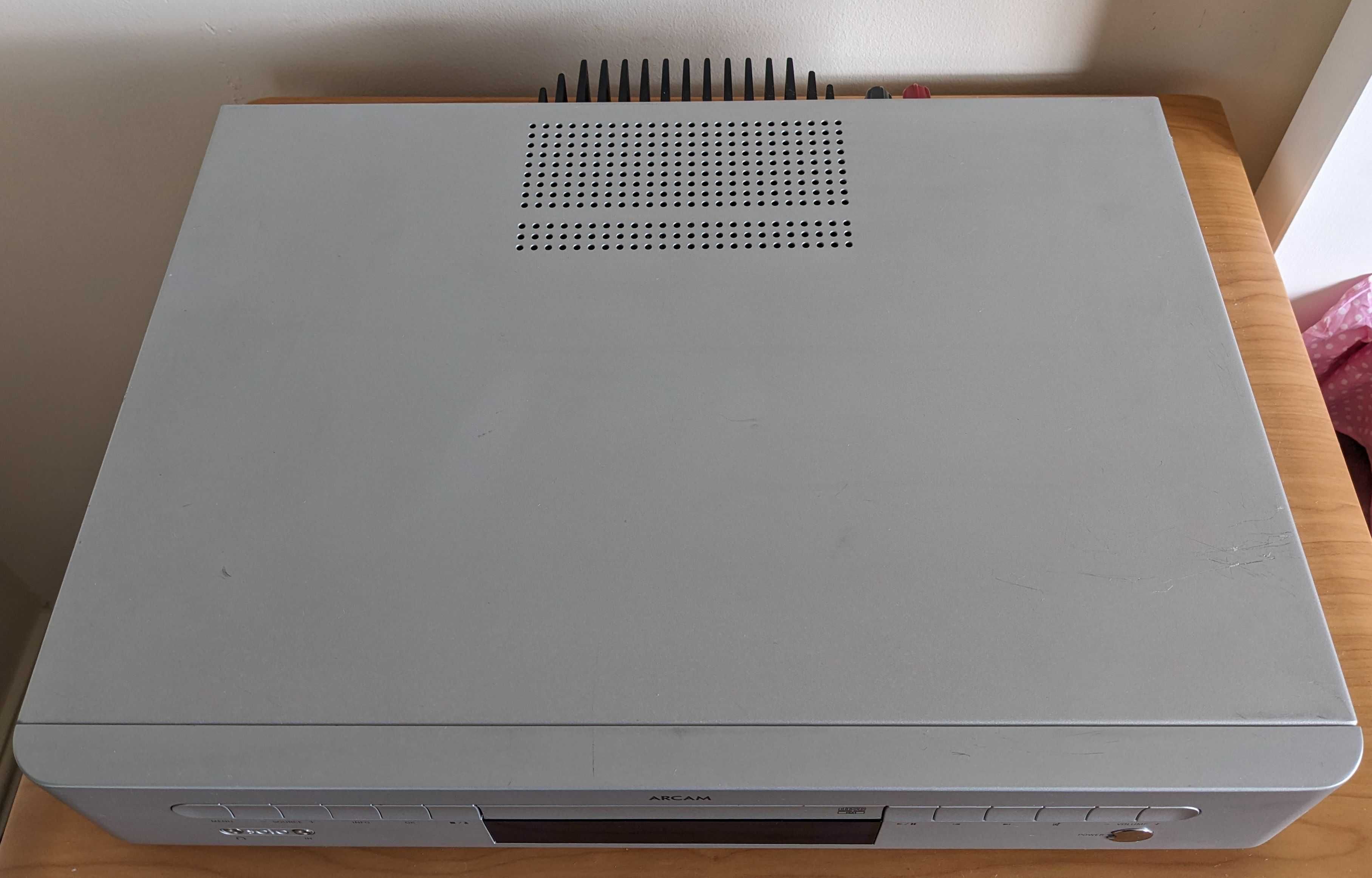 Kombajn multimedialny Arcam Solo wzmacniacz/tuner/CD
