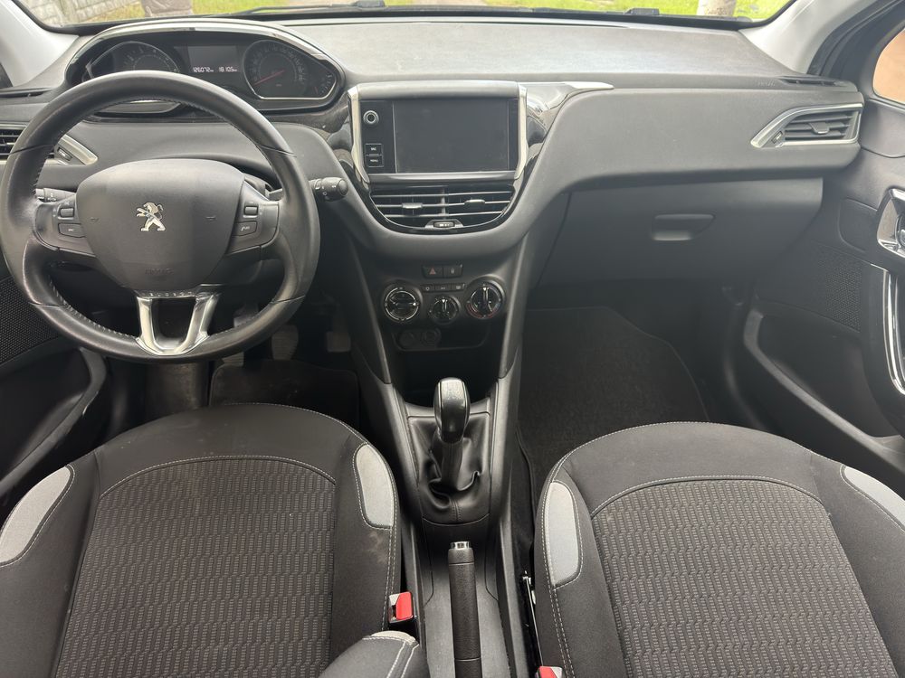 Peugeot 208 1.2 puretech 2014R