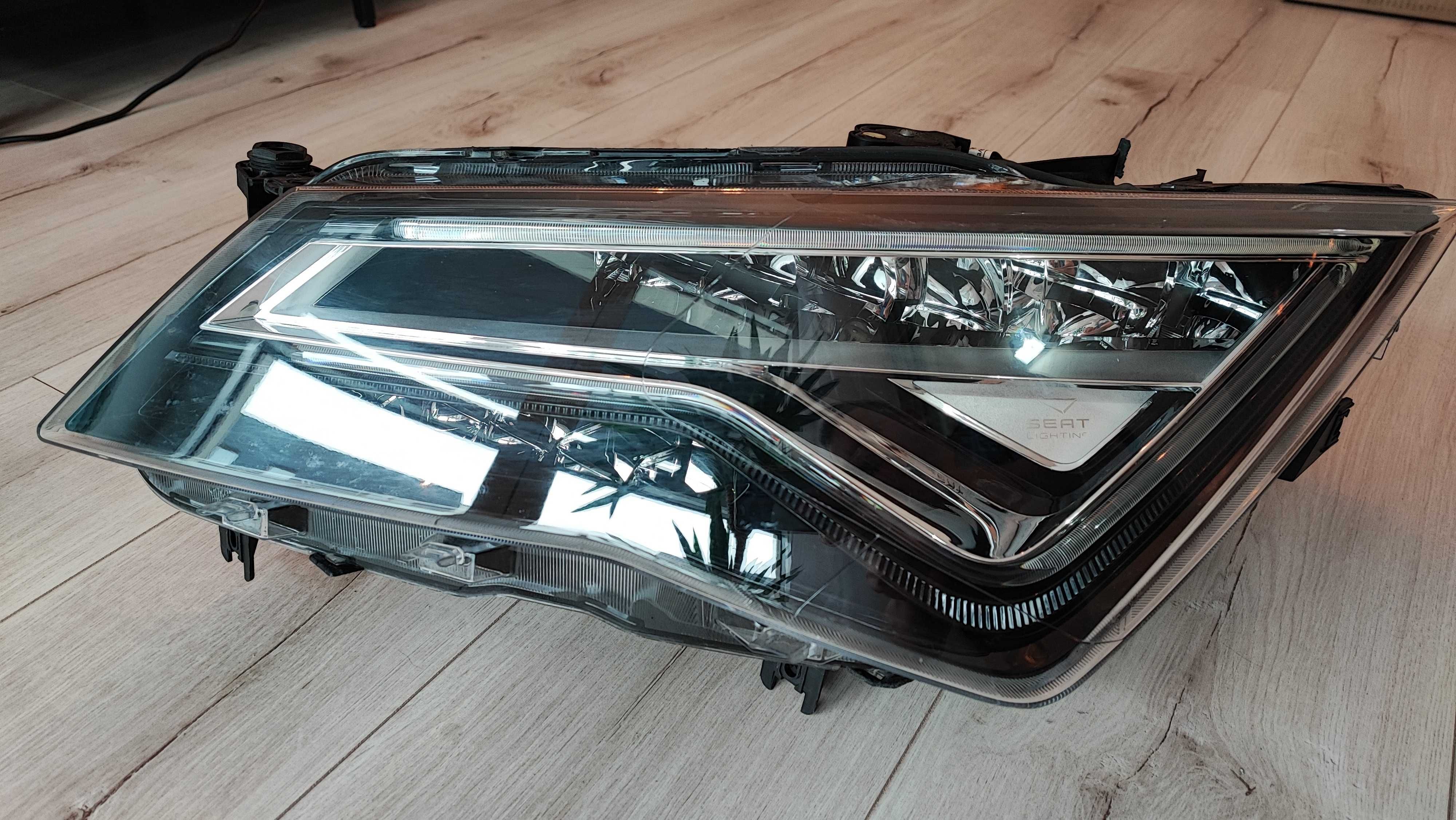 Seat Ateca lampa przednia lewa