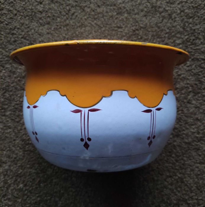 Penico antigo em esmalte