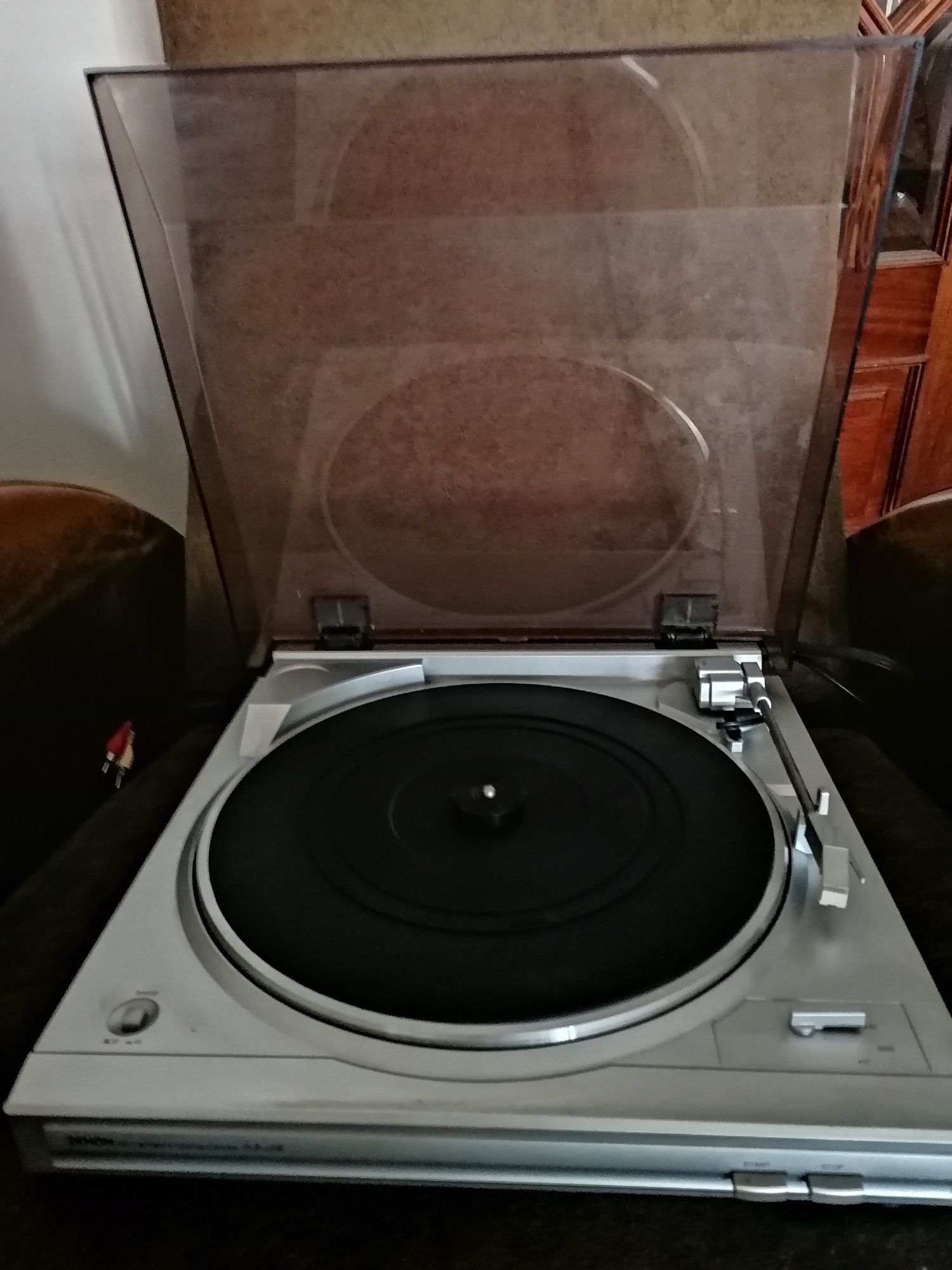 Gira discos Denon