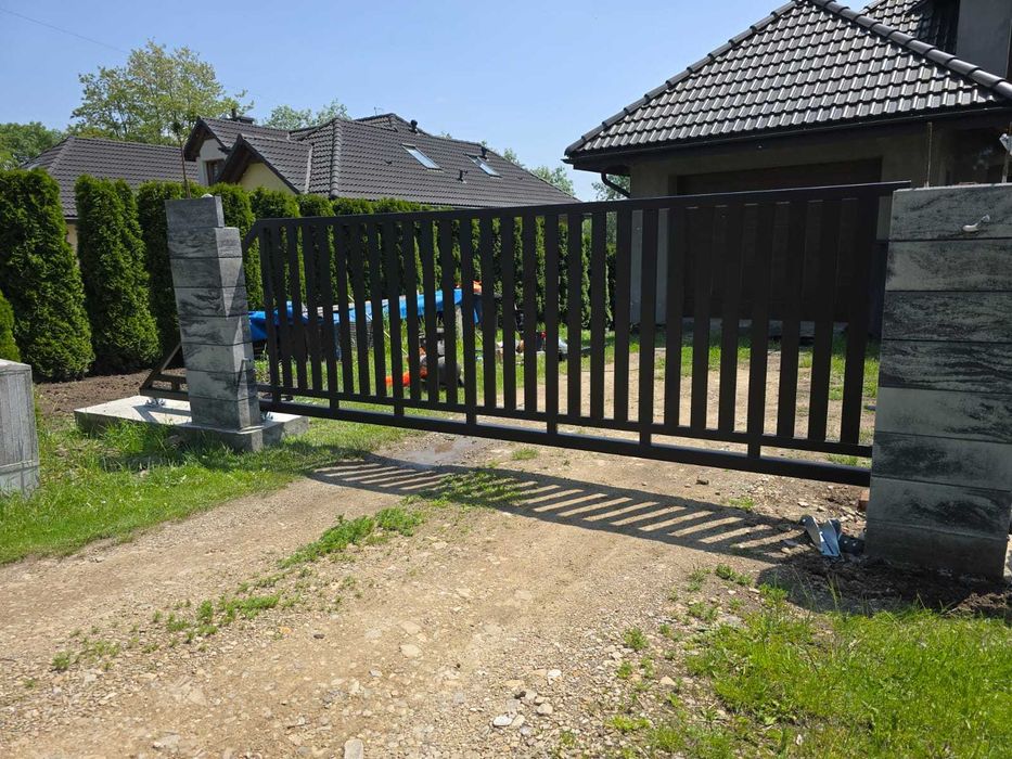 PRODUCENT-Bramy przesuwne, dwuskrzydłowe, furtki, ogrodzenia panelowe.