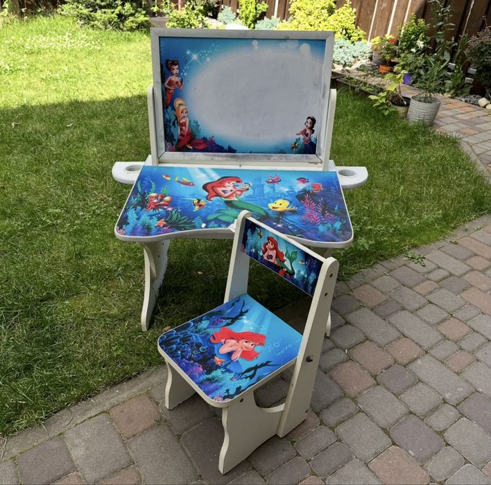Дитяча парта столик з дошкою для малювання