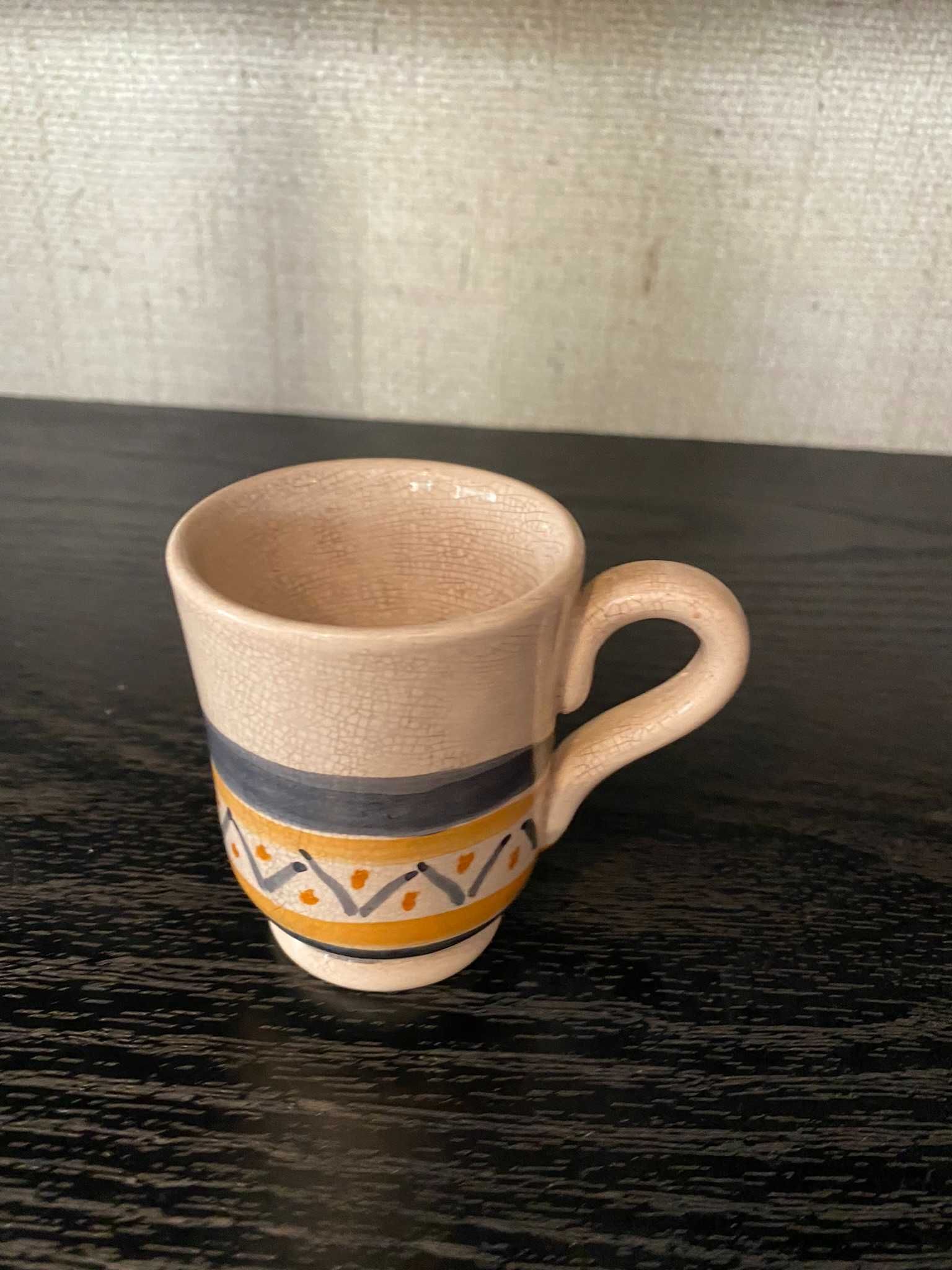 caneca com tons de azul