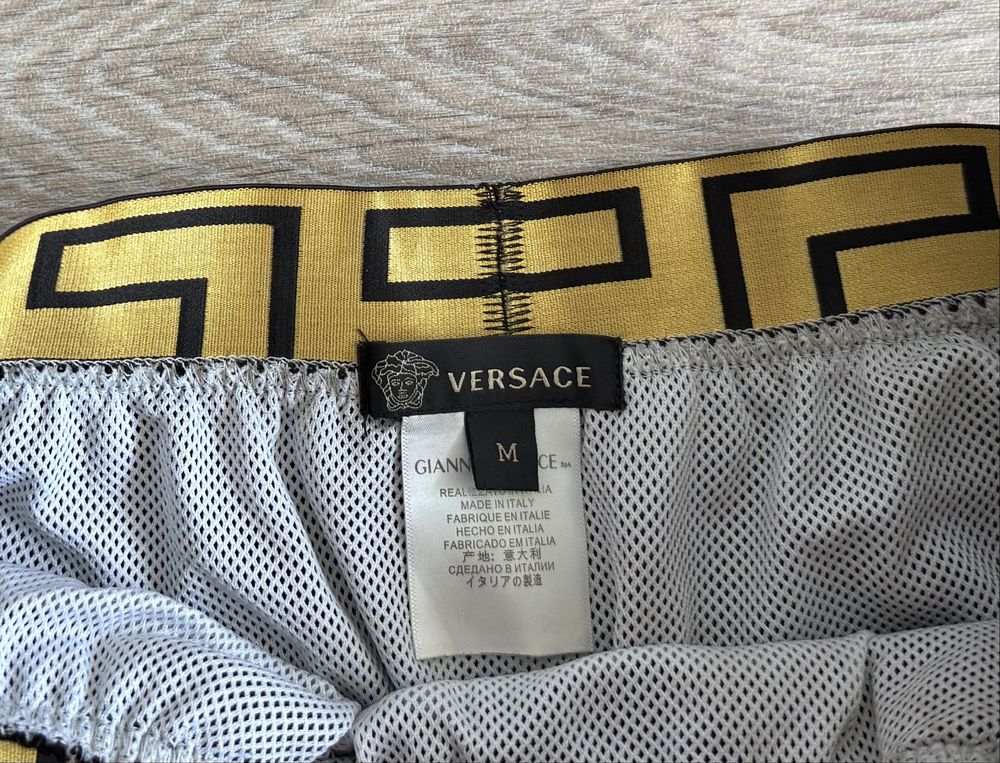 Мужские пляжные шорты Versace