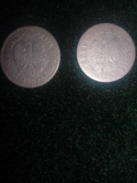 Dwie monety 1 ZŁ z 1965 roku i 50 GR z 1949 roku