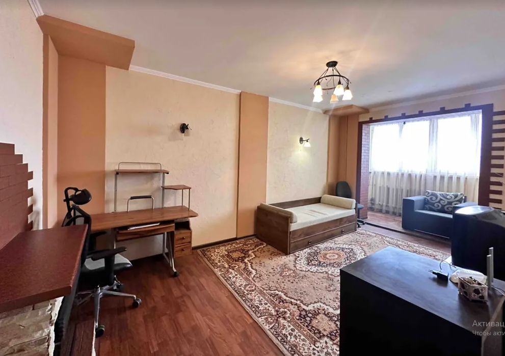 Простора 3-кімнатна квартира у центрі Хмельницького