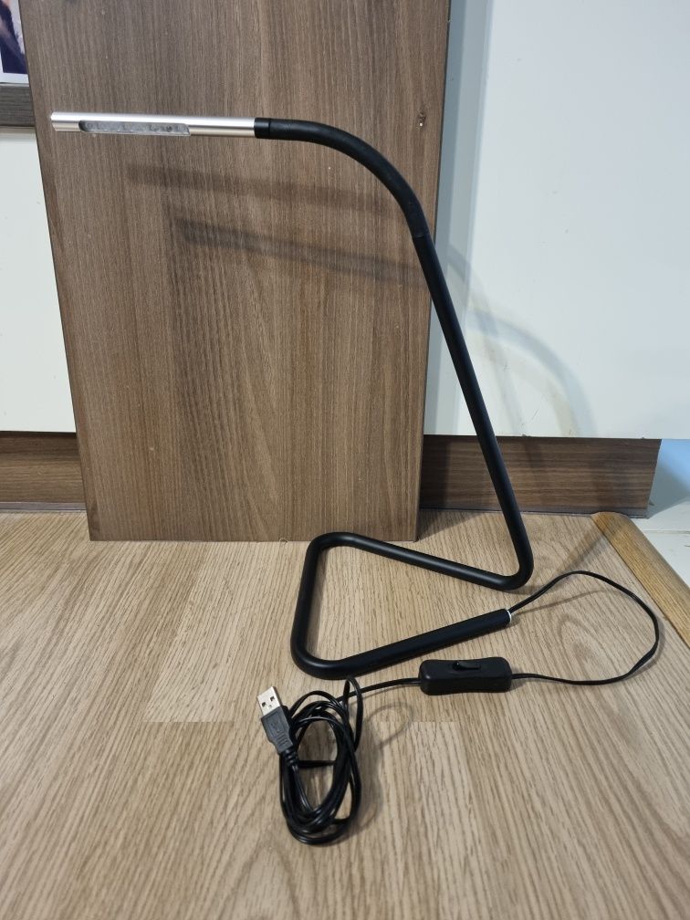Lampka biurkowa usb LED
