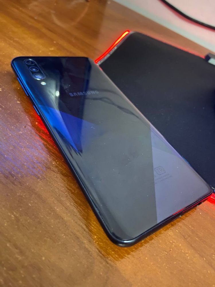 Телефон Samsung A30s