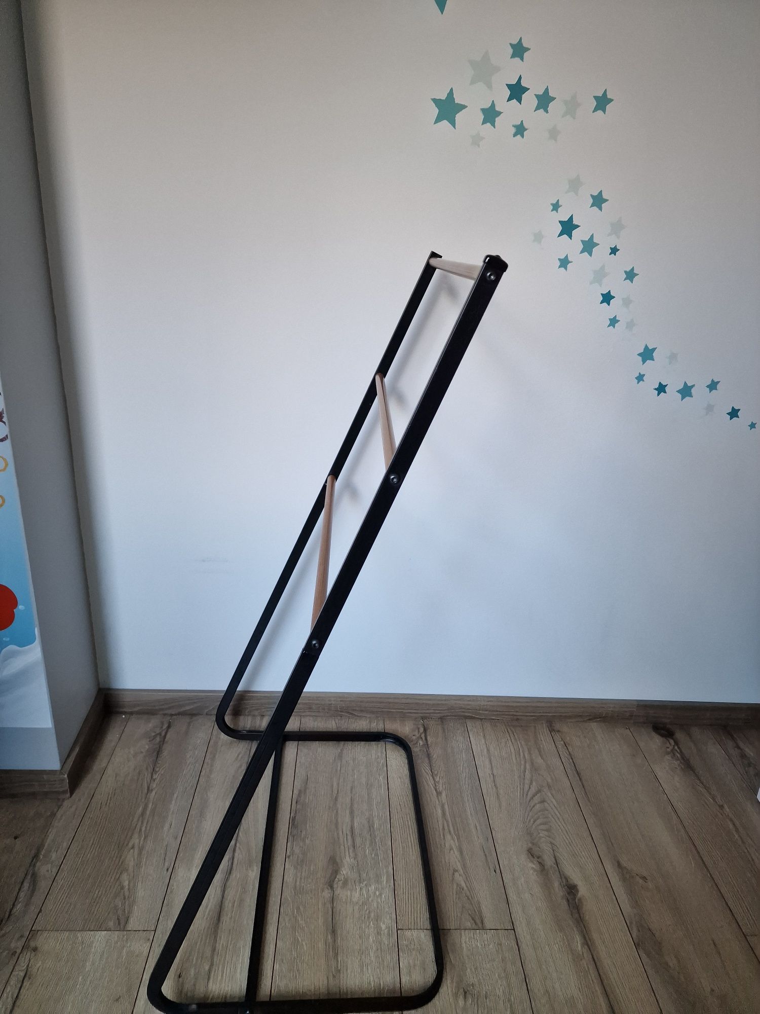 Stojak na ręczniki, metalowy