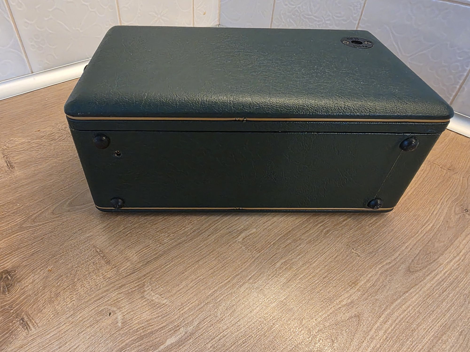 Retro radio ROBERTS r250 ciemno zielone boho
