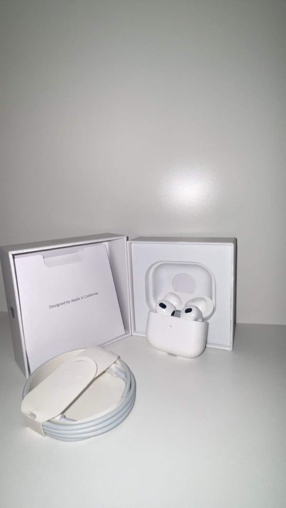 Słuchawki AirPods 3 generacji.