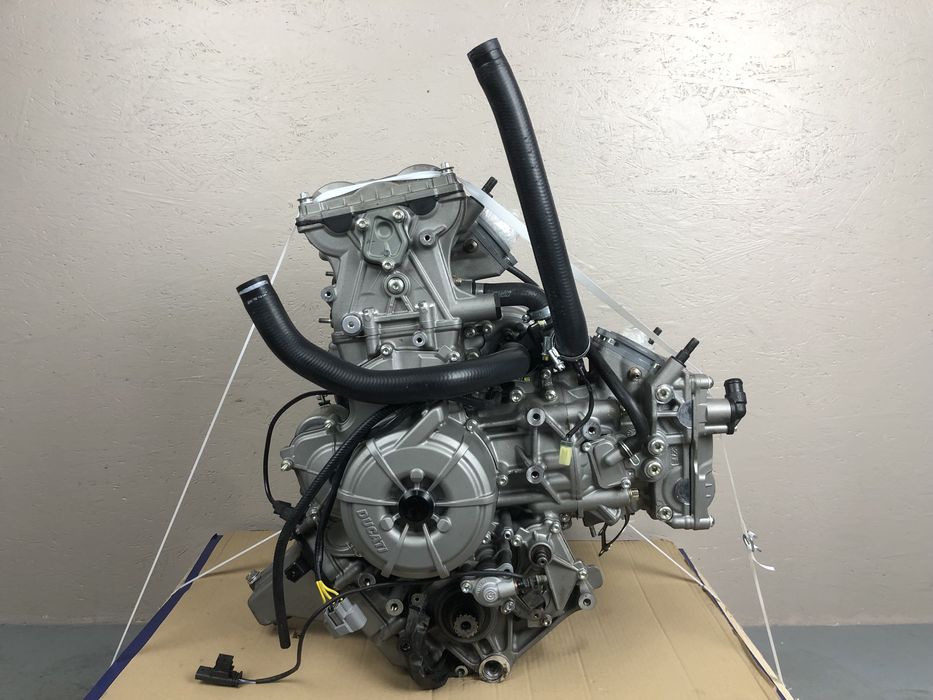 Ducati Streetfighter V2 2023 Silnik Kompletny Motor Engine ( Panigale
