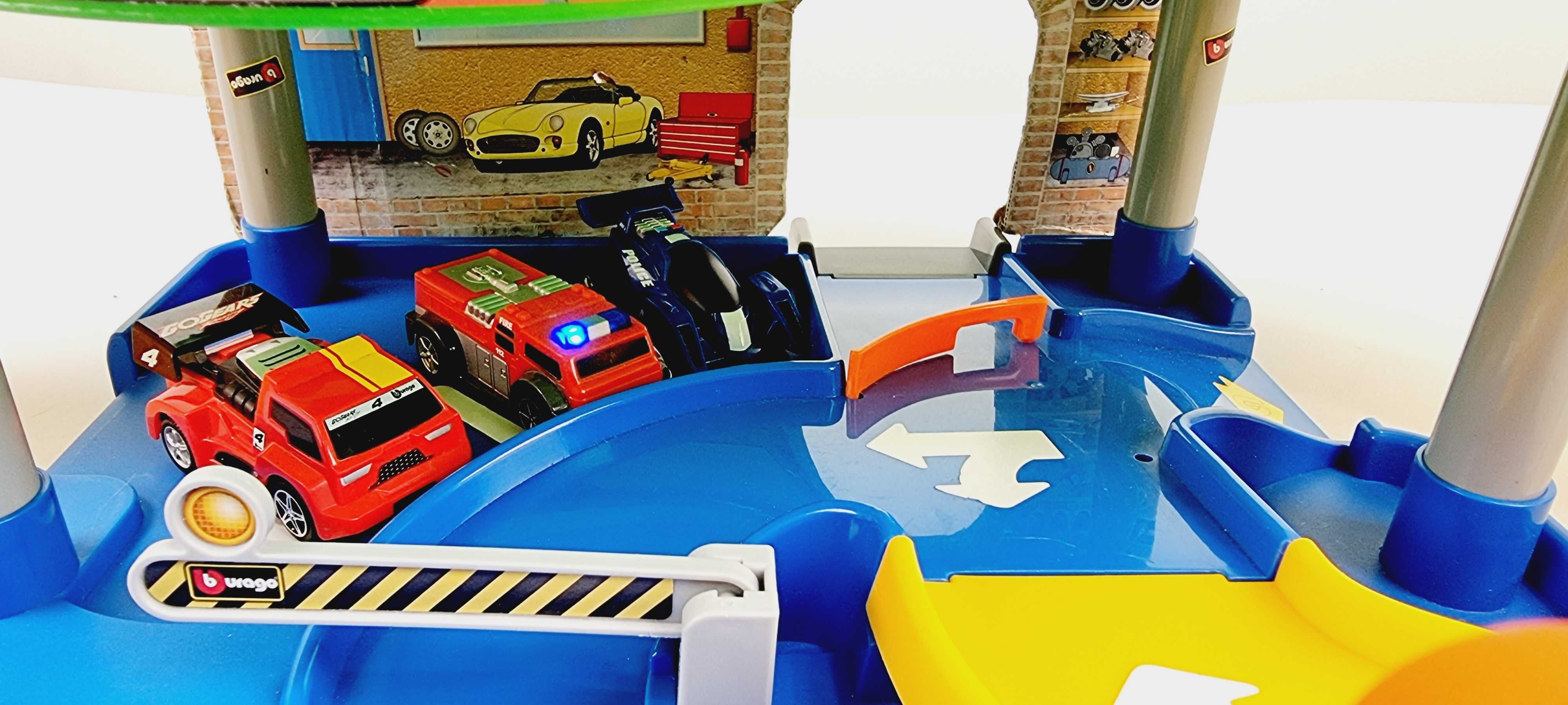 Игровой набор паркинг Burago с автомойкой и заправкой + машинки