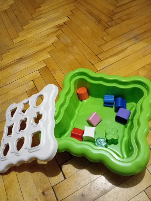 Іграшки для найменших, бізіборд