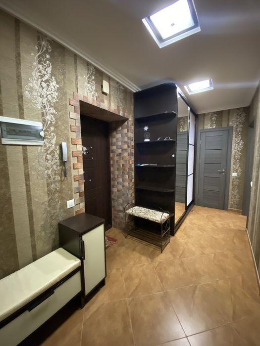 Оренда 2 кімнатної квартири по вулиці Коновальця ( поруч White Center)