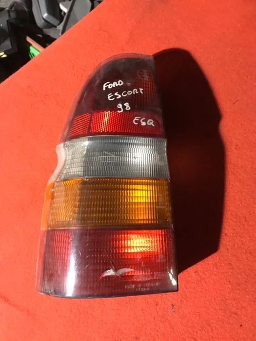 FAROLIM TRASEIRO FORD ESCORT SW / BREAK