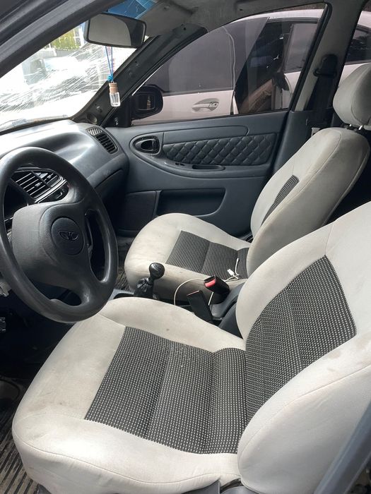 DAEWOO LANOS машина 1,5