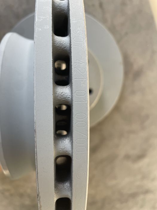 Комплект гальма перед колодки тормозні диски датчики w906w907 Sprinter