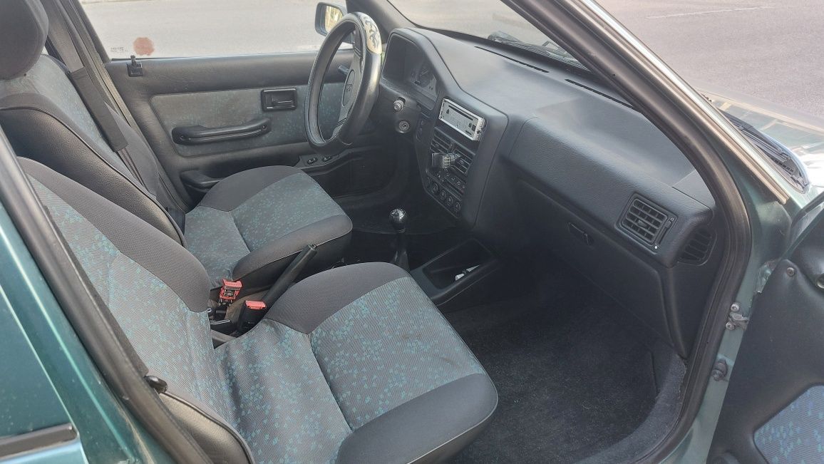 Peugeot 106 gasolina