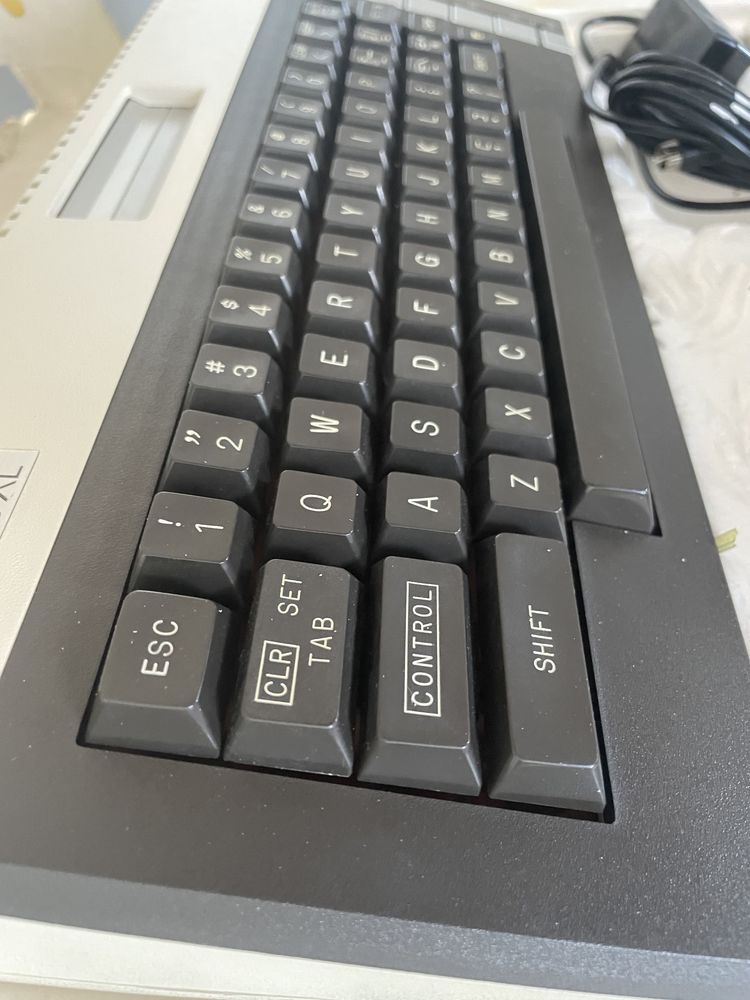 Atari 600 XL w pudełku