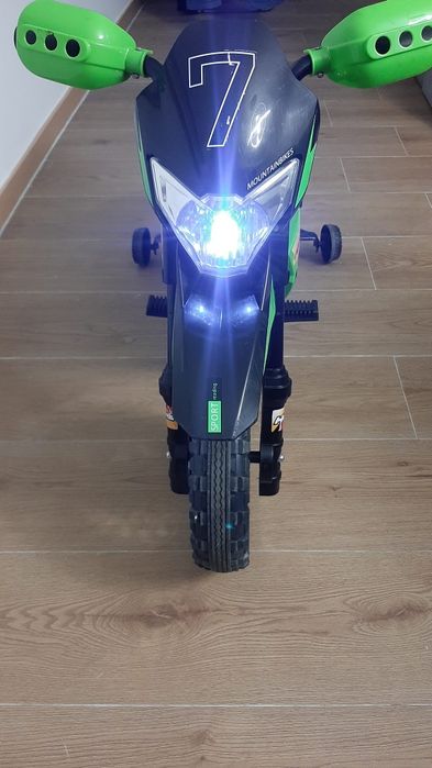 Mota elétrica criança