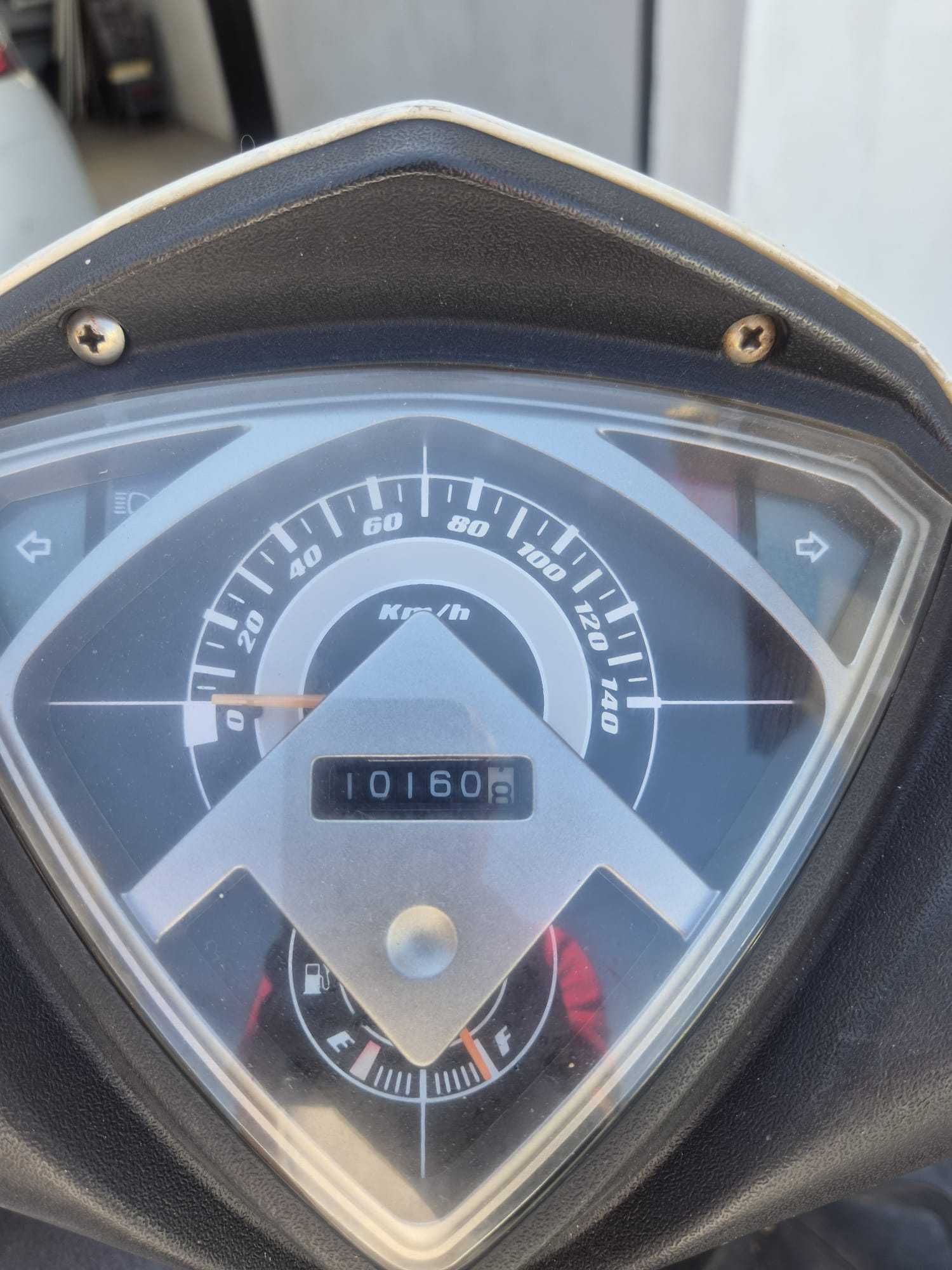 Scooter 125 cc 2GO -ano 2014