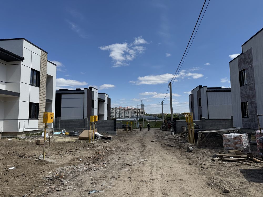 Продам котедж з міськими комунікаціями та газом в р-н Ювілейного