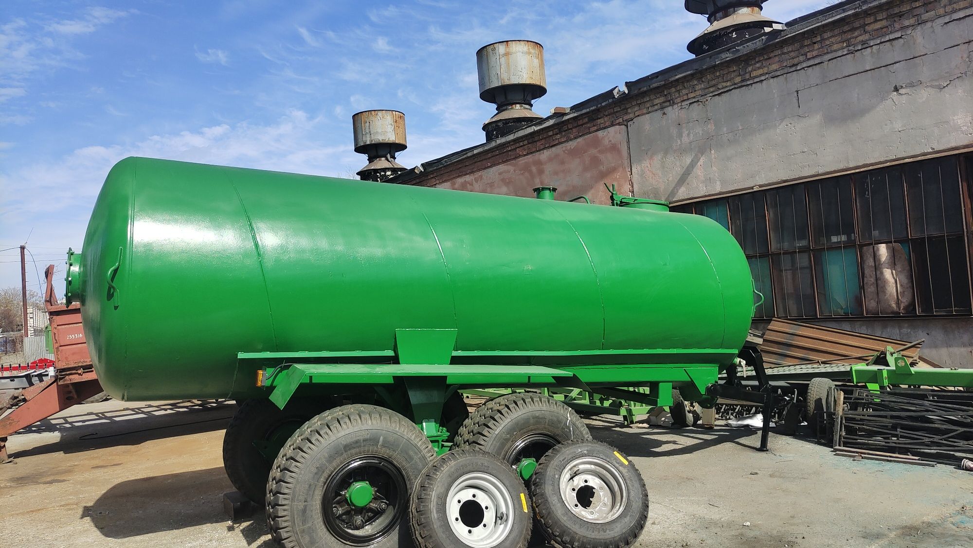 Продам бочку мжт-10
