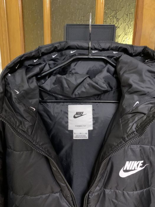 2 Куртки Nike NWS