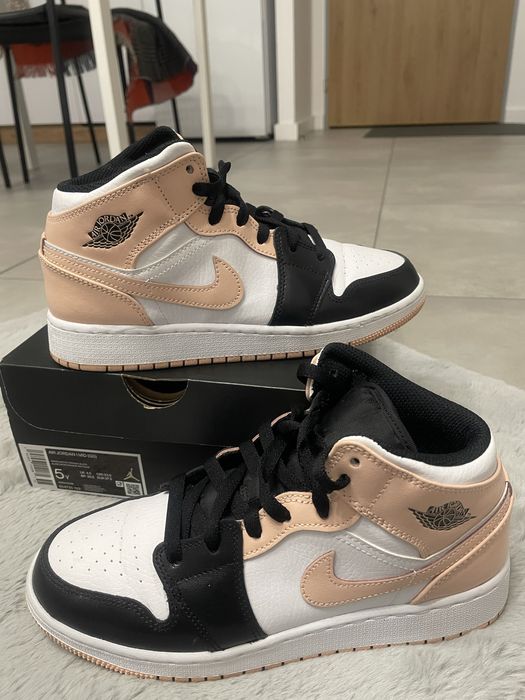 Air Jordan 1 Mid Crimson Tint