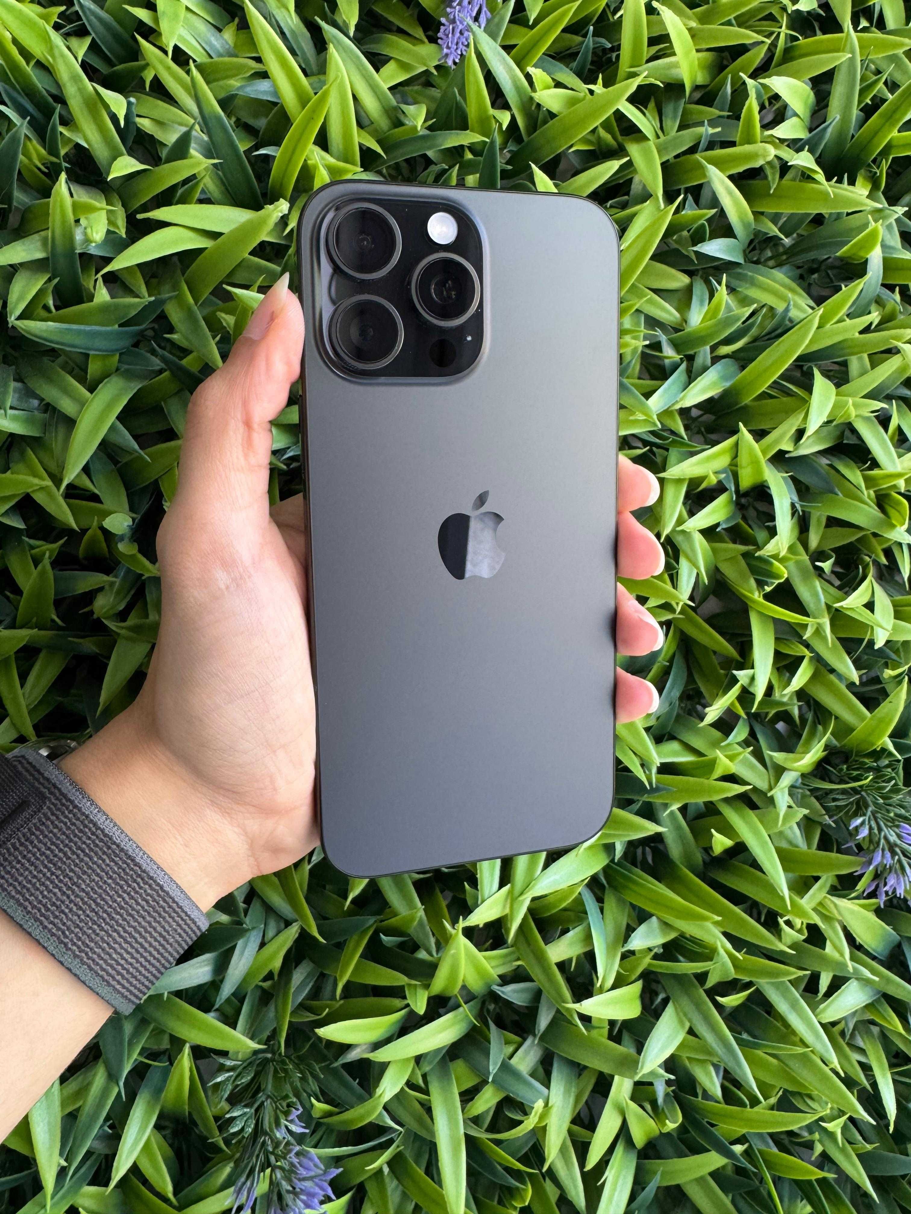 iPhone 16 Pro Max 256GB Versão eSIM Titânio Preto - Loja Ovar