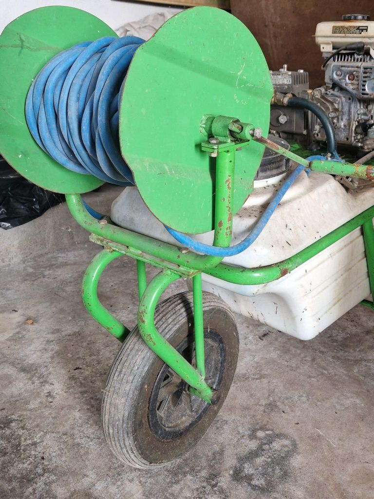 Pulverizador com motor