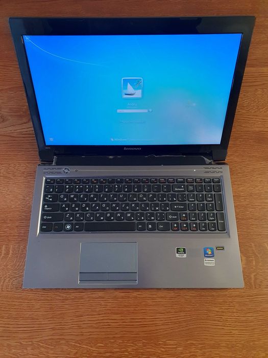 Ноутбук Lenovo IdeaPad V570. Ідеальний стан.
