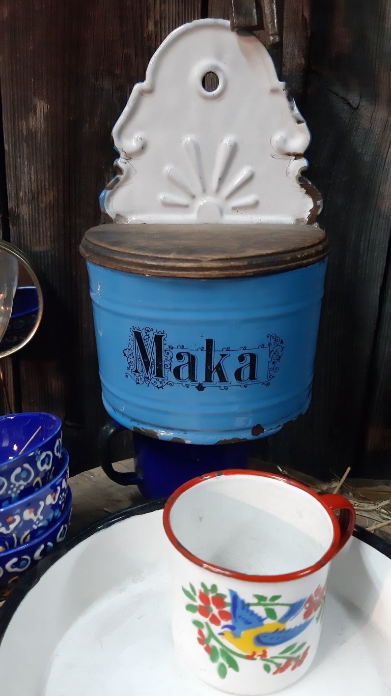 Zabytkowy emaliowany pojemnik na make.Solniczka.