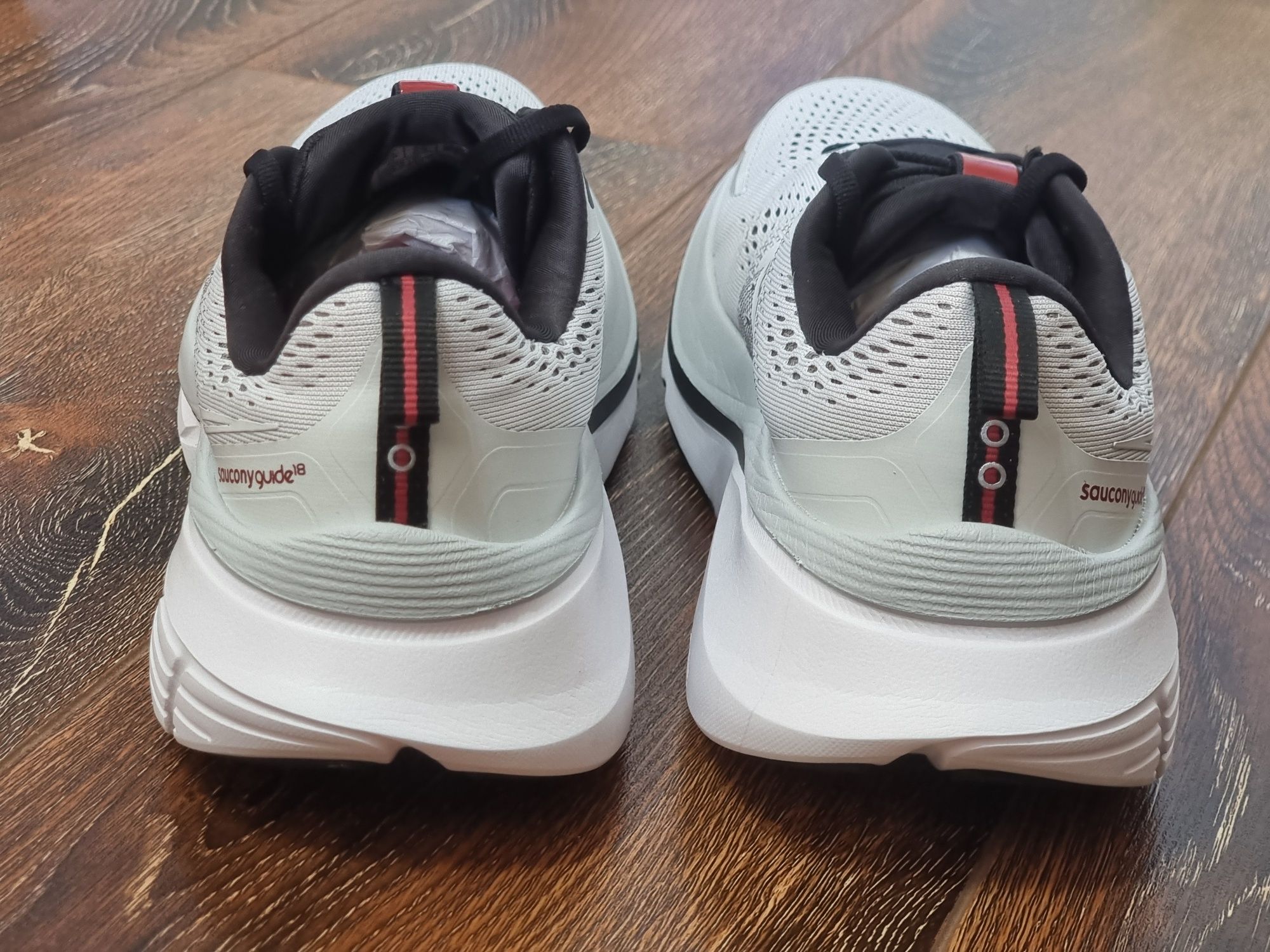 Оригінал 100% чоловічі кросівки saucony guide 18  eur 43