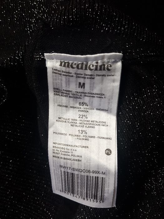 Sweterek ze srebrną nitką