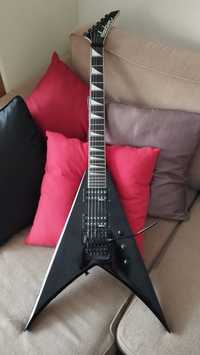 Jackson JS32 King V Gloss Black