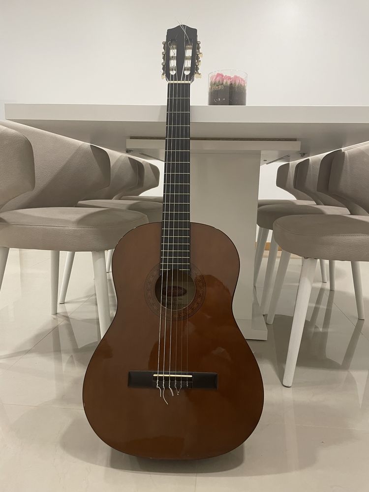 Guitarra com pouco uso